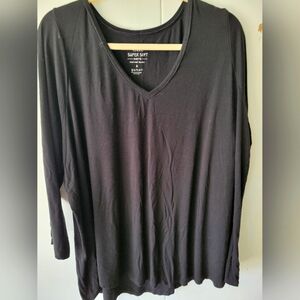 Torrid black V neck 6x long sleeve tee